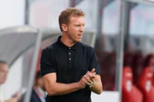 Julian Nagelsmann (FC Bayern München, Trainer, head coach), applaudierend