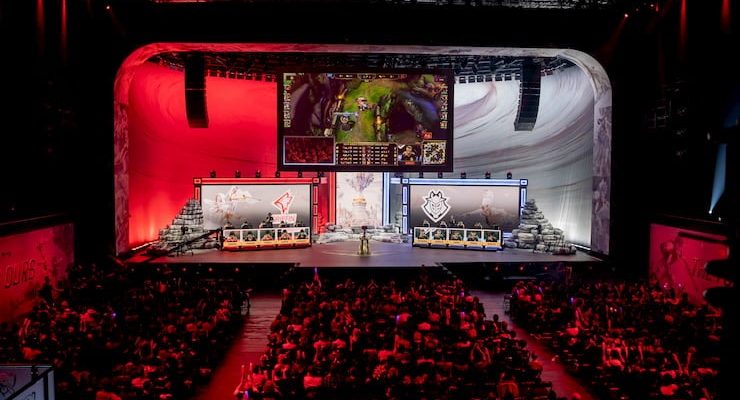 Teams in action in the 2019 LoL World Championships