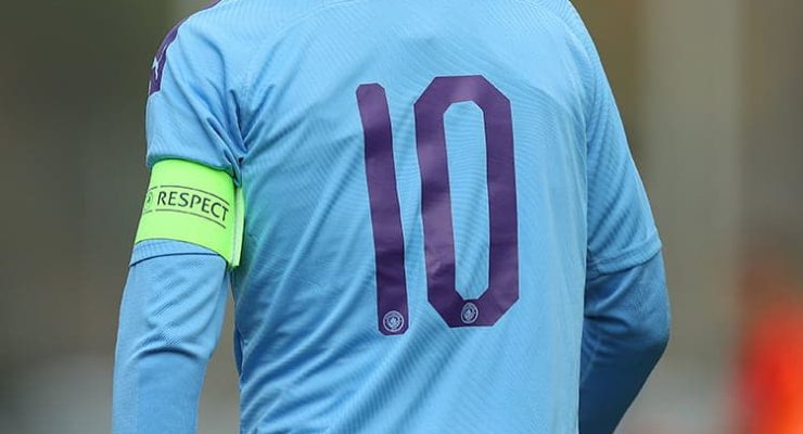 Number 10 on the back of the Manchester City Captain