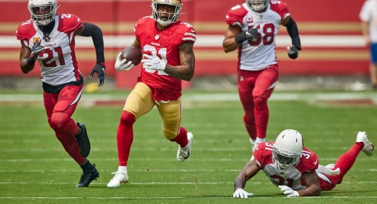 San Francisco 49ers being chased by Arizona Cardinals